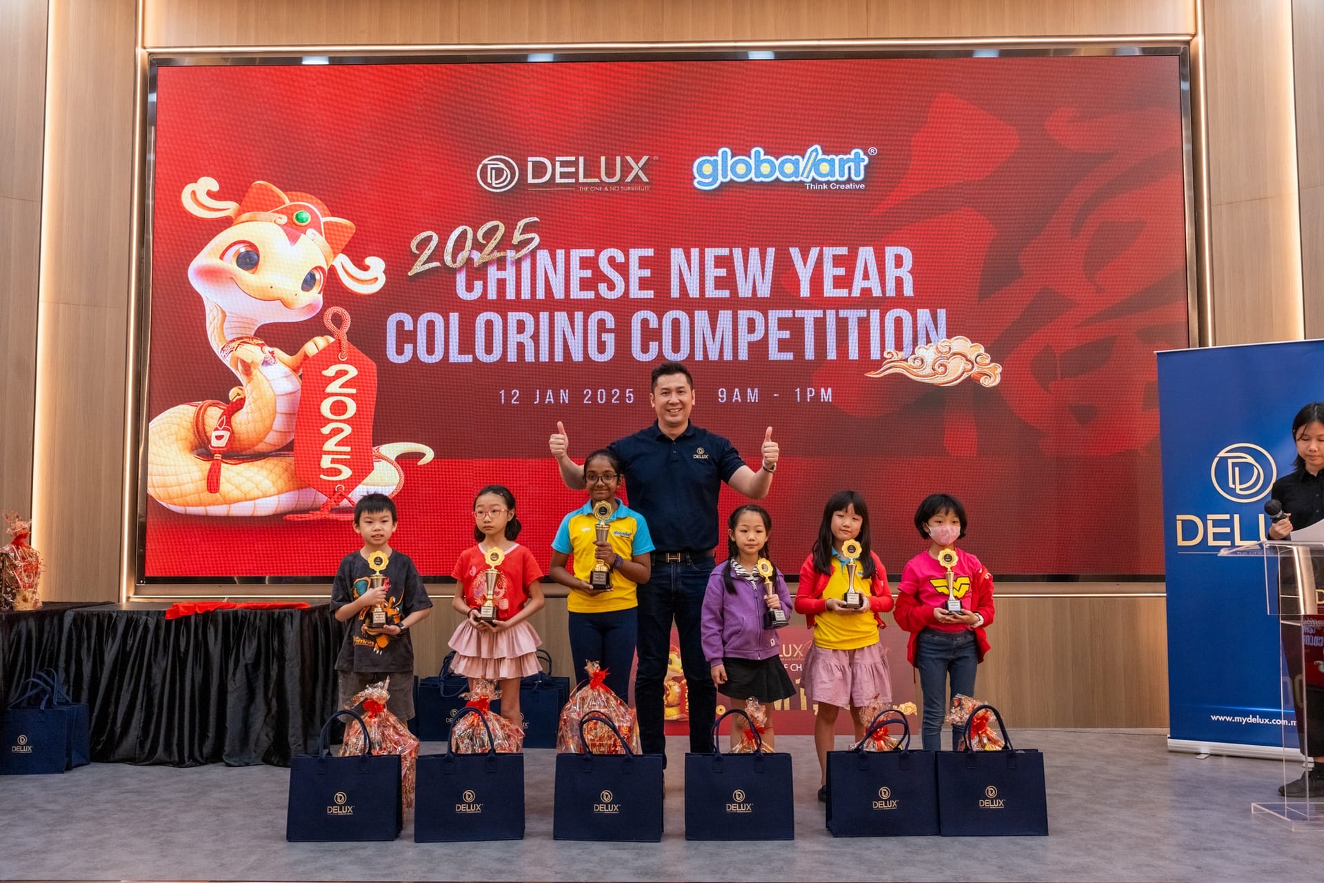 DELUX color contest