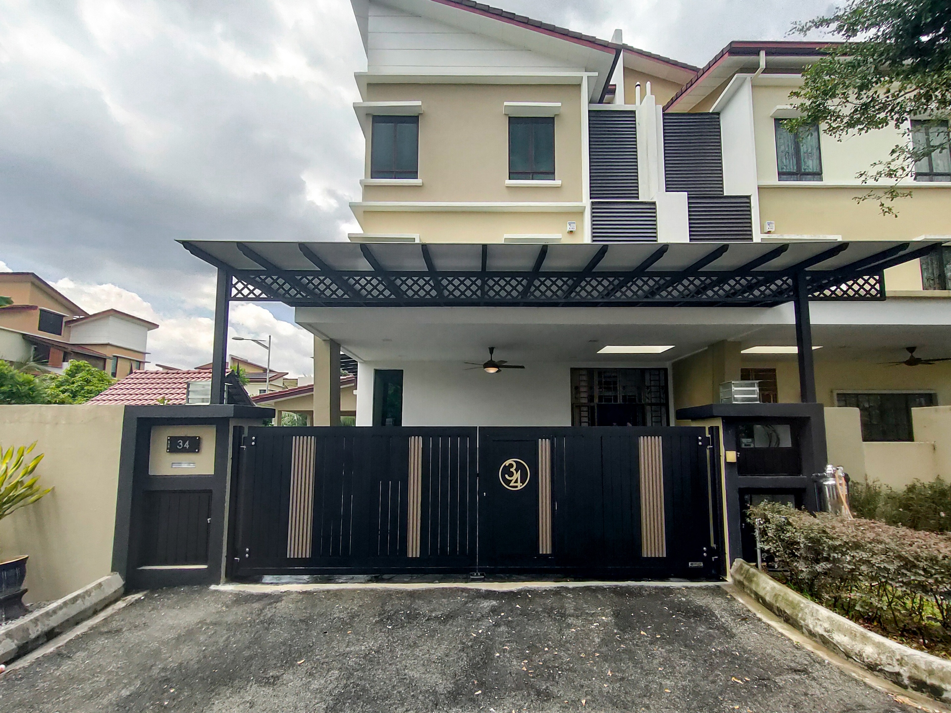 Trackless folding gate Trackless autogate Folding gate Malaysia Aluminium gate Malaysia Delux autogate Unigate Autogate Malaysia Unigate Malaysia Trackless gate Malaysia Aluminium gate supplier Malaysia Aluminium auto gate Autogate price Autogate system price Trackless autogate malaysia price Autogate malaysia price Aluminium gate suppliers elite 3