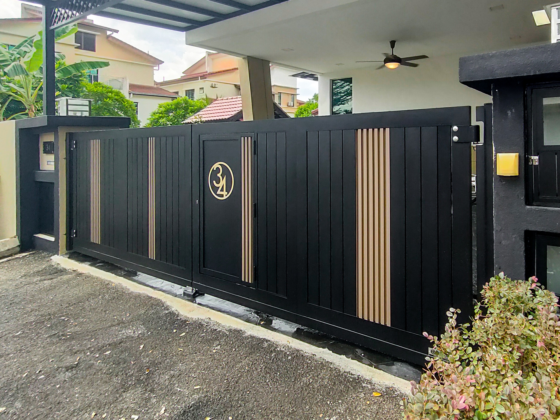 Trackless folding gate Trackless autogate Folding gate Malaysia Aluminium gate Malaysia Delux autogate Unigate Autogate Malaysia Unigate Malaysia Trackless gate Malaysia Aluminium gate supplier Malaysia Aluminium auto gate Autogate price Autogate system price Trackless autogate malaysia price Autogate malaysia price Aluminium gate suppliers elite 3