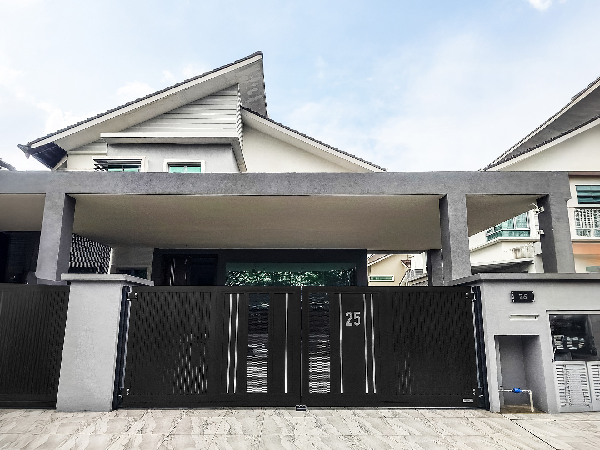 UniGate-Pro_Stripe-1_19ft-5in-x-6ft-6in_Taman-Villa-Safira,-Kajang-(1)