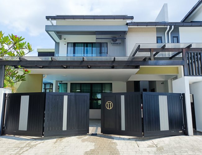 UniGate-Pro-Max_Elite-3_23ft-8in-x-5ft-4in_Subang-Bestari,-Shah-Alam-(2)